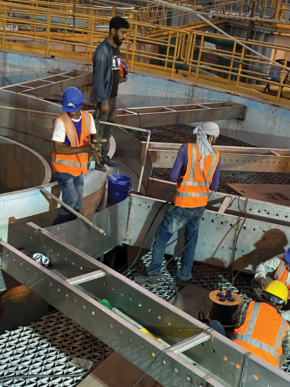 ms-engineering-profile-outline-24